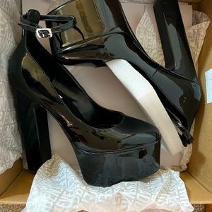 Steve Madden Platform Pump